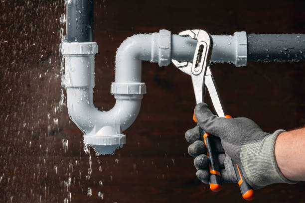 Professional Emergency Plumber technician working in Marion, IA